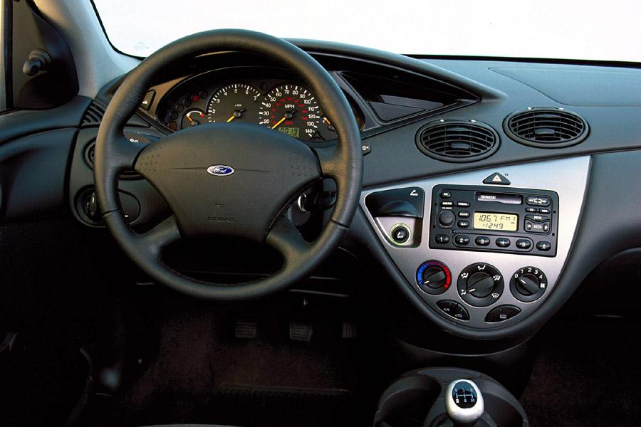 2000 Ford Focus Specs, Pictures, Trims, Colors || Cars.com