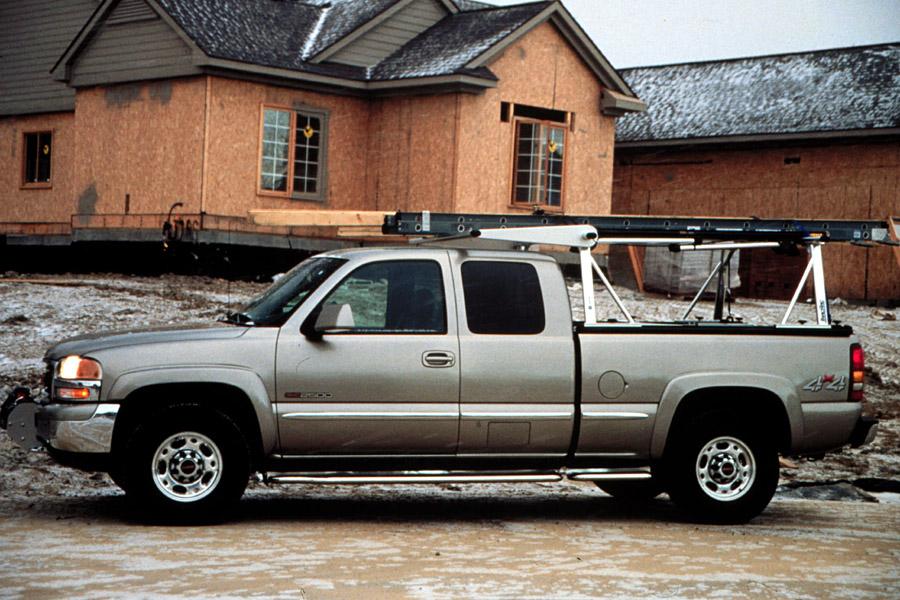 Used 2001 Gmc Sierra 1500 For West Ord Nj Gmc Tries To Add More Pizazz Its Light Duty Sierra Lineup With The C3 An Extended Cab A 325 Horse 6 0 Liter V 8 Engine Permanently Engaged