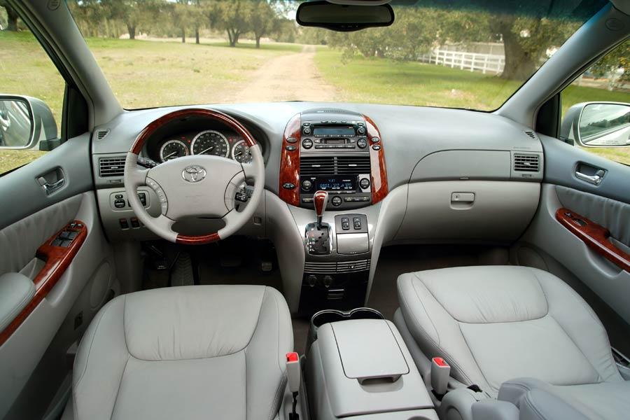 2018 Toyota Camry Xle >> 2004 Toyota Sienna Specs, Pictures, Trims, Colors || Cars.com 2018 Toyota Camry Xle >> 2004 Toyota Sienna Specs, Pictures, Trims, Colors || Cars.com