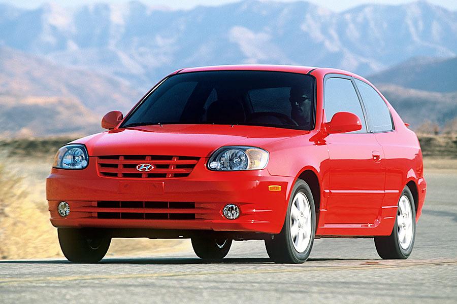 2004 Hyundai Accent Specs, Price, MPG & Reviews