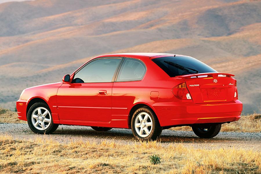 2004 Hyundai Accent Specs, Price, MPG & Reviews