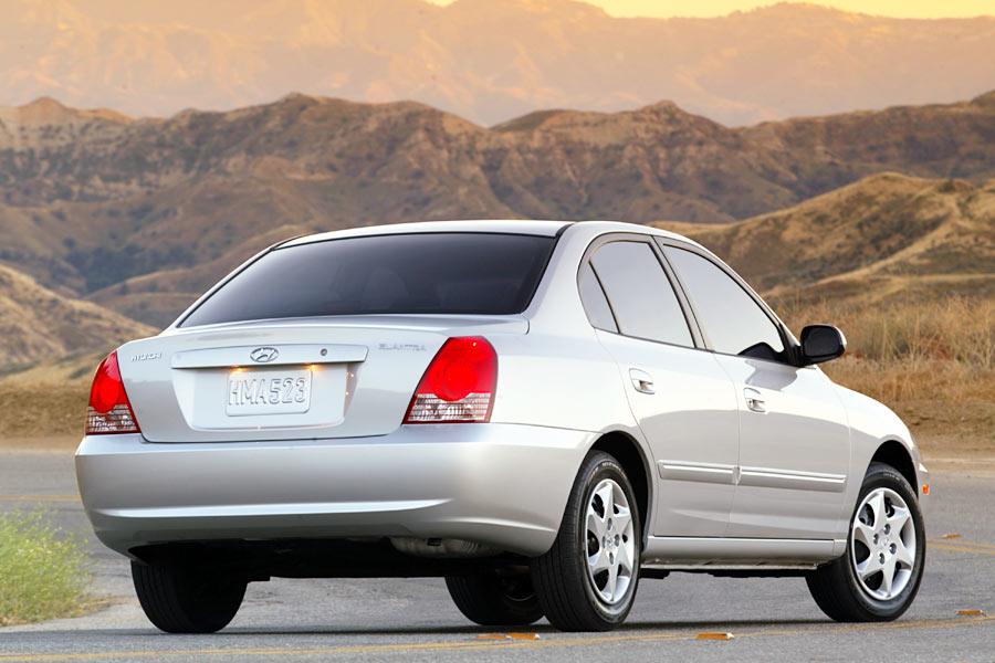 2004 Hyundai Elantra Specs, Price, MPG & Reviews