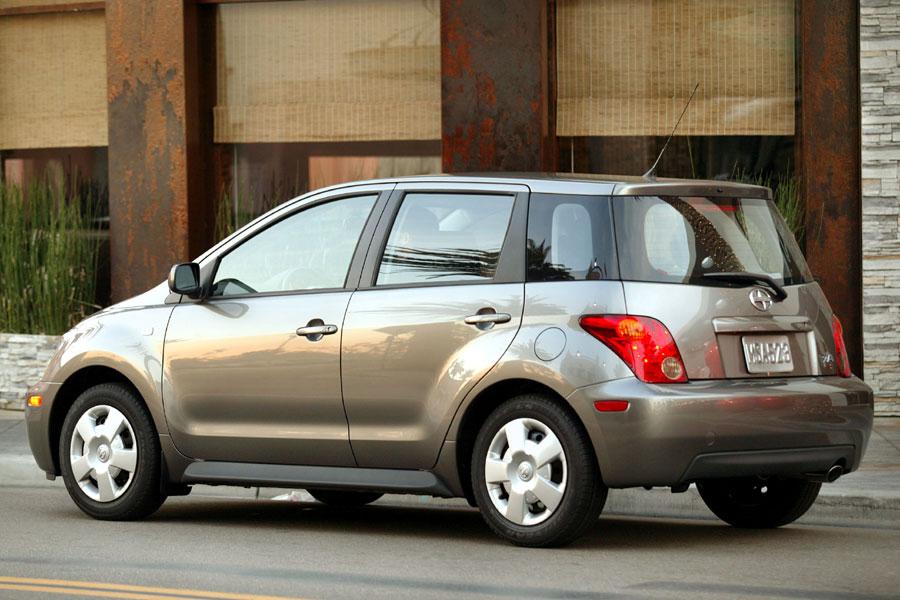 2004 Scion xA Specs, Price, MPG & Reviews