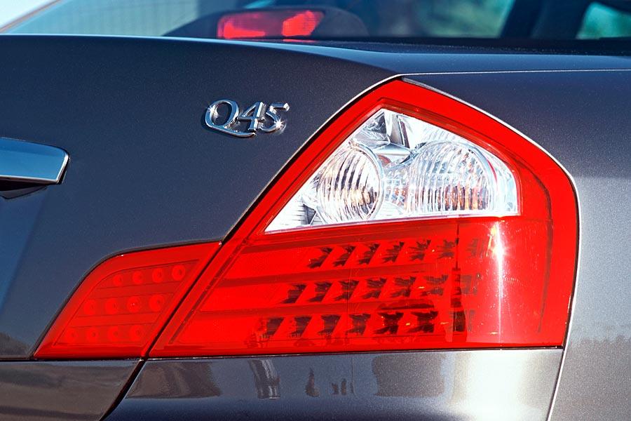 2005 INFINITI Q45 Specs, Price, MPG & Reviews | Cars.com