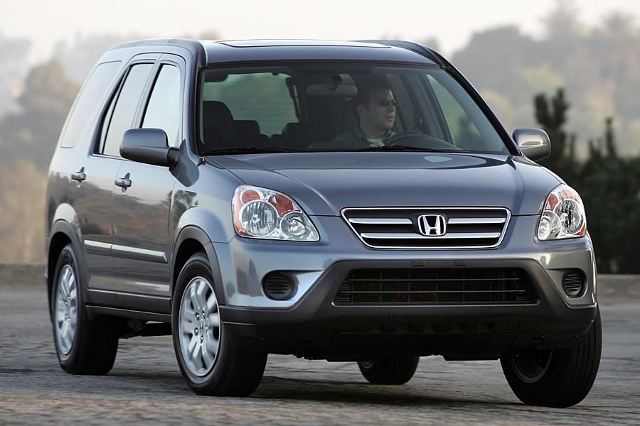 2005 Honda CR-V Overview | Cars.com 2005 Honda CR-V Overview | Cars.com