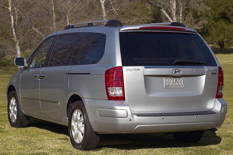 2007 Hyundai Entourage Specs, Price, MPG & Reviews