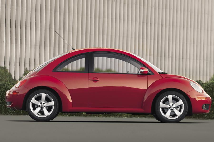 2017 Volkswagen Beetle Hatchback >> 2008 Volkswagen New Beetle Overview | Cars.com 2017 Volkswagen Beetle Hatchback >> 2008 Volkswagen New Beetle Overview | Cars.com