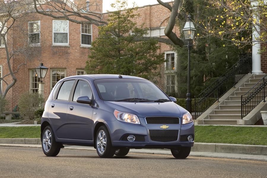 2010 Hyundai Accent Mpg >> 2009 Chevrolet Aveo Reviews, Specs and Prices | Cars.com 2010 Hyundai Accent Mpg >> 2009 Chevrolet Aveo Reviews, Specs and Prices | Cars.com