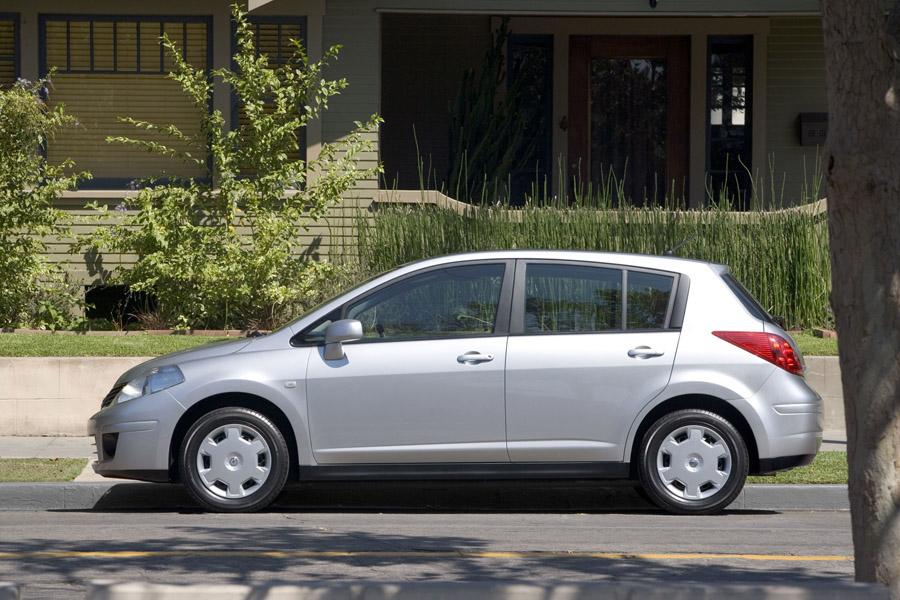 Nissan versa 2009