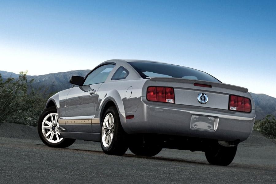 Iihs Safety Ratings >> 2009 Ford Mustang Overview | Cars.com Iihs Safety Ratings >> 2009 Ford Mustang Overview | Cars.com