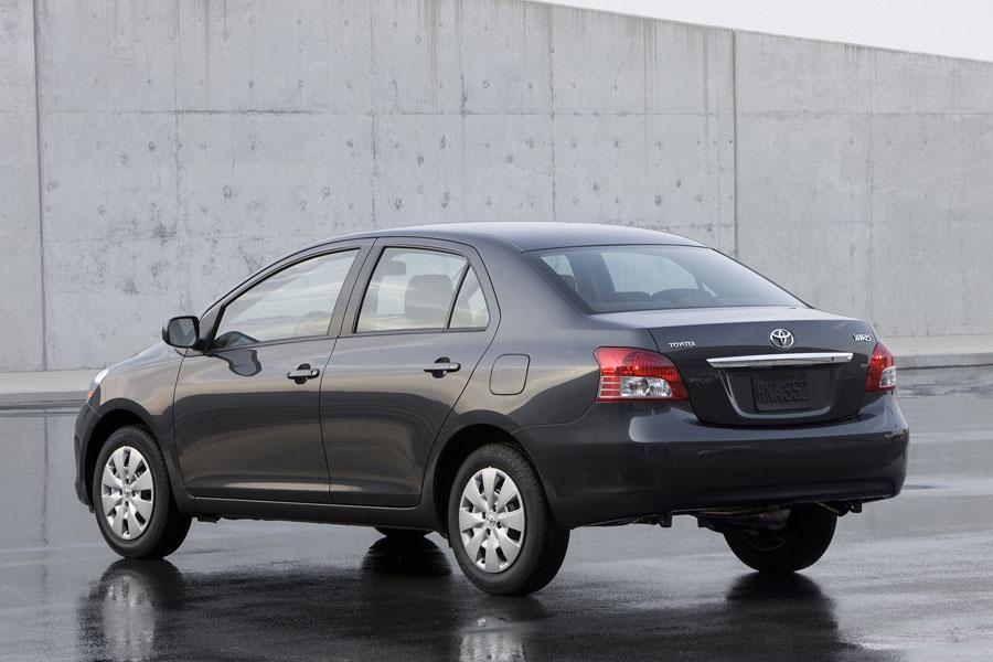 2010 Hyundai Accent Mpg >> 2009 Toyota Yaris Specs, Pictures, Trims, Colors || Cars.com 2010 Hyundai Accent Mpg >> 2009 Toyota Yaris Specs, Pictures, Trims, Colors || Cars.com