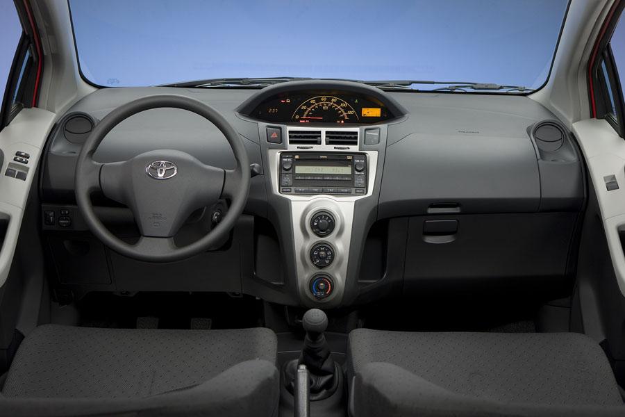 2010 Hyundai Accent Mpg >> 2009 Toyota Yaris Specs, Pictures, Trims, Colors || Cars.com 2010 Hyundai Accent Mpg >> 2009 Toyota Yaris Specs, Pictures, Trims, Colors || Cars.com
