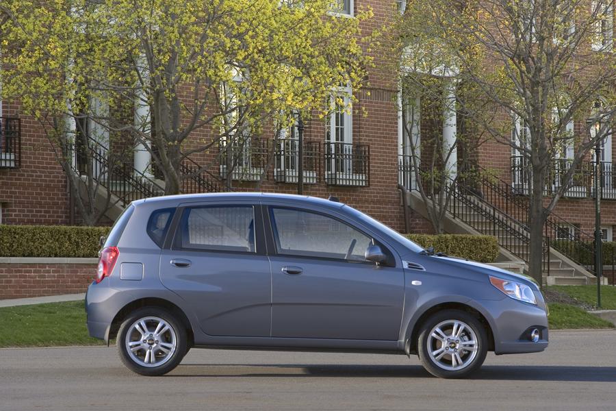 2010 Chevrolet Aveo Overview | Cars.com 2010 Chevrolet Aveo Overview | Cars.com
