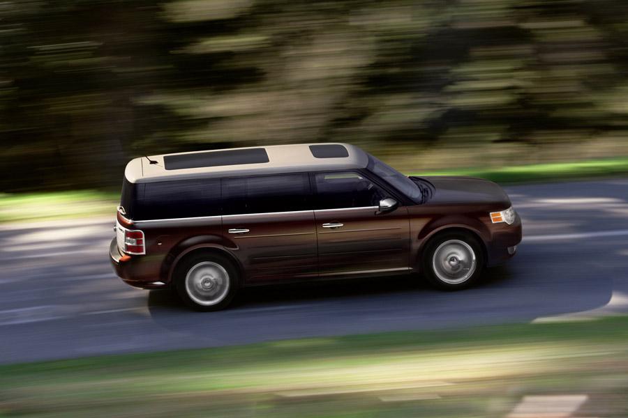 2010 Ford Flex Specs, Price, MPG & Reviews