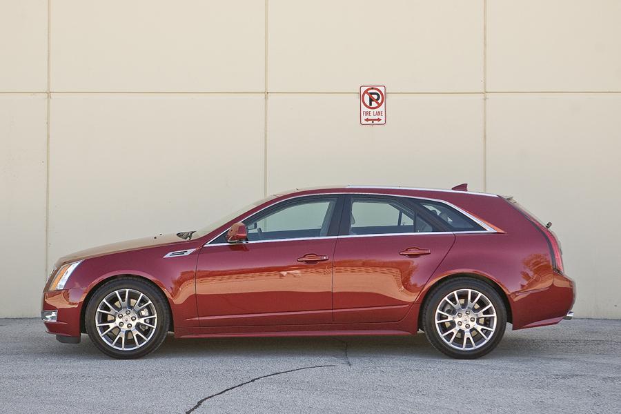 2010 Cadillac CTS Specs, Price, MPG & Reviews | Cars.com
