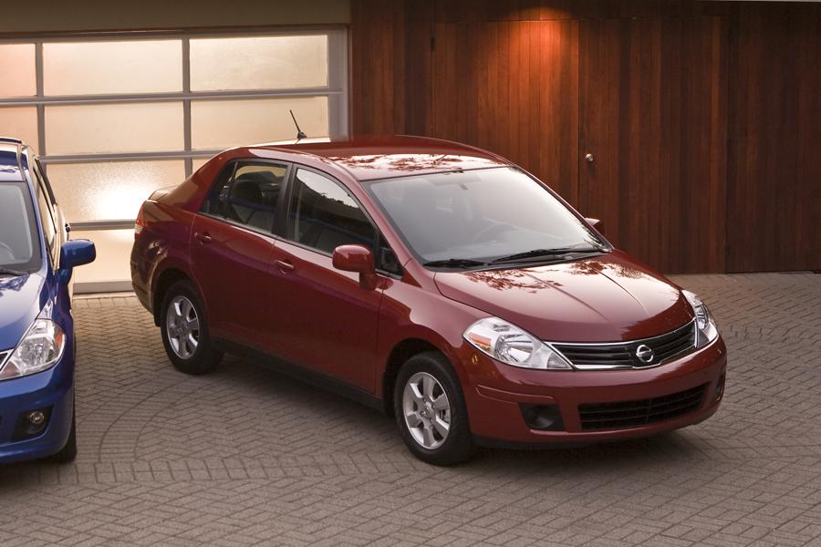 2010 Nissan Versa Overview | Cars.com