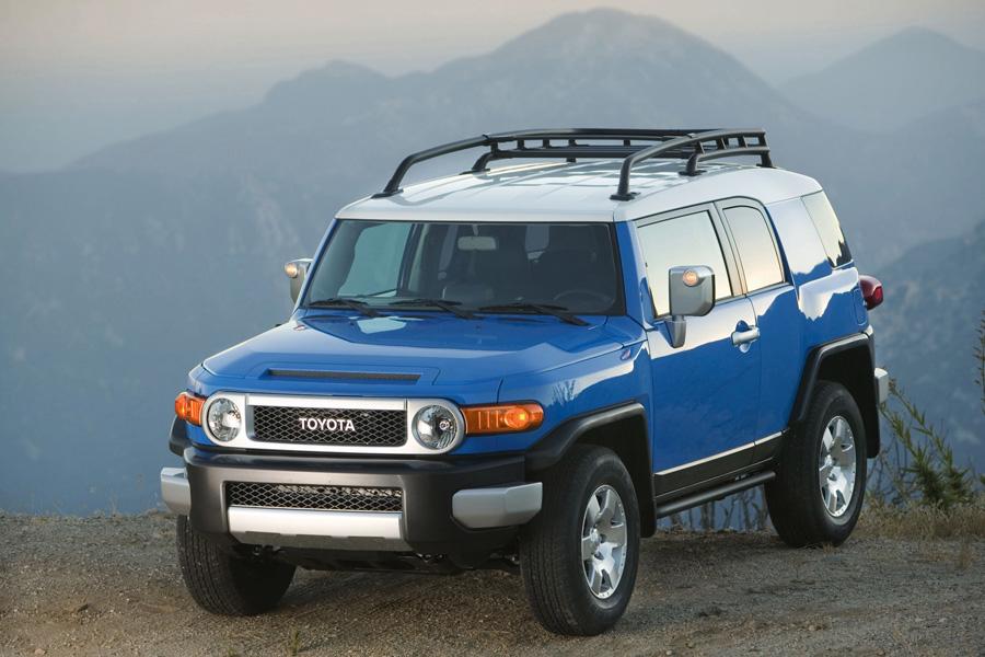 2010 Toyota FJ Cruiser Specs, Price, MPG & Reviews | Cars.com