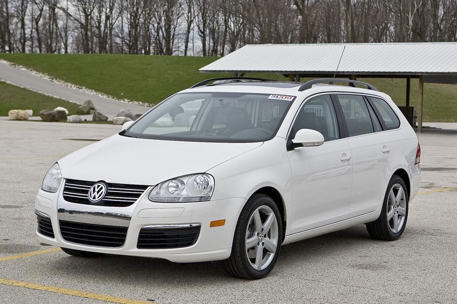 2010 Volkswagen Jetta Overview | Cars.com