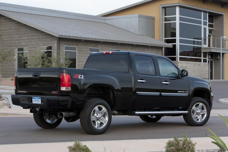 2011 GMC Sierra 2500 Overview | Cars.com 2011 GMC Sierra 2500 Overview | Cars.com