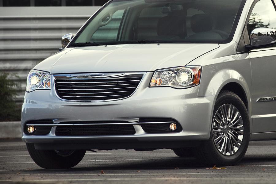2011 chrysler town country