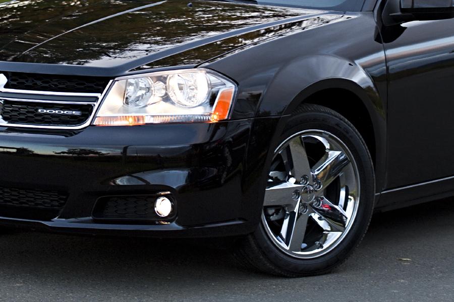 2011 Dodge Avenger Specs, Price, MPG & Reviews