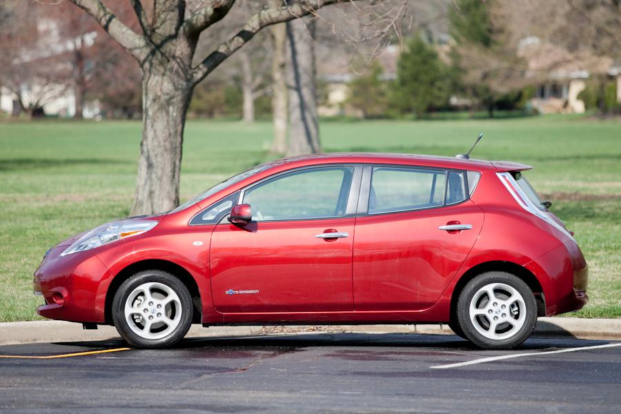 2012 Nissan Leaf Specs, Price, MPG & Reviews