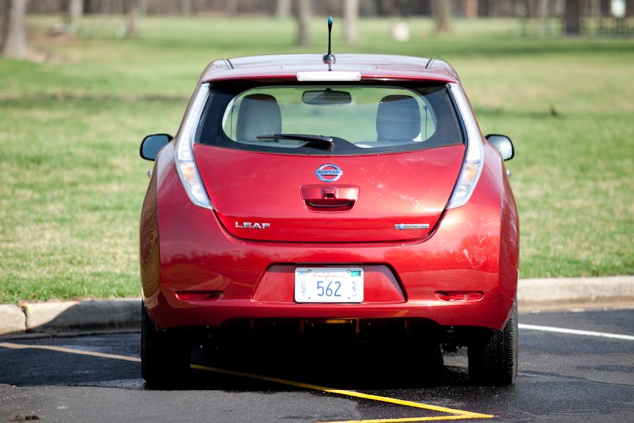 2012 Nissan Leaf Specs, Price, MPG & Reviews