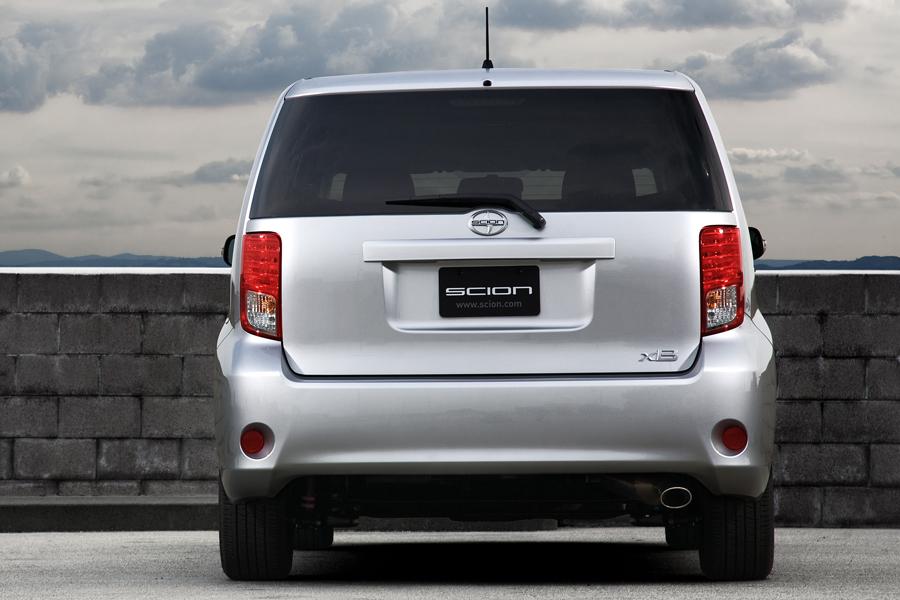 Iihs Safety Ratings >> 2012 Scion xB Overview | Cars.com Iihs Safety Ratings >> 2012 Scion xB Overview | Cars.com