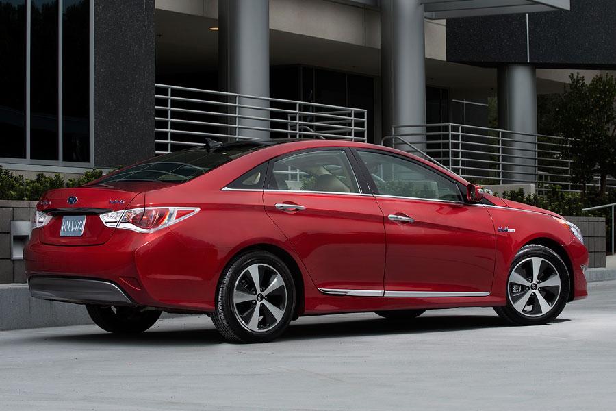 2012 Hyundai Sonata Hybrid Specs, Price, MPG & Reviews  Cars.com