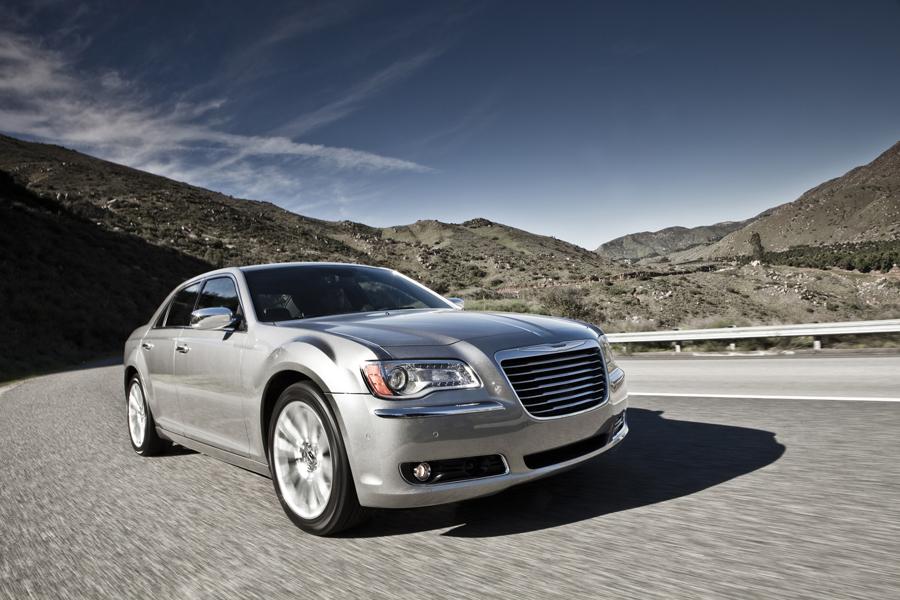 2013 Chrysler 300C Specs, Price, MPG & Reviews