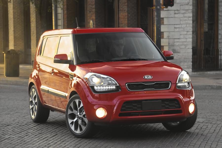 Kia Soul Safety Rating >> 2013 Kia Soul Overview | Cars.com Kia Soul Safety Rating >> 2013 Kia Soul Overview | Cars.com