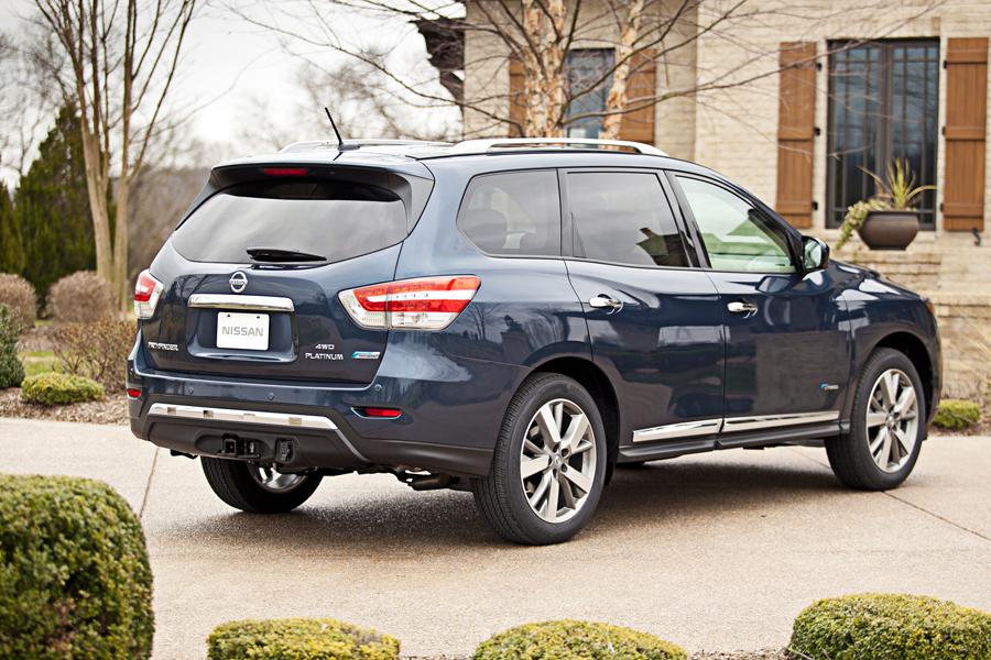 2014 Nissan Pathfinder Hybrid Specs, Price, MPG & Reviews